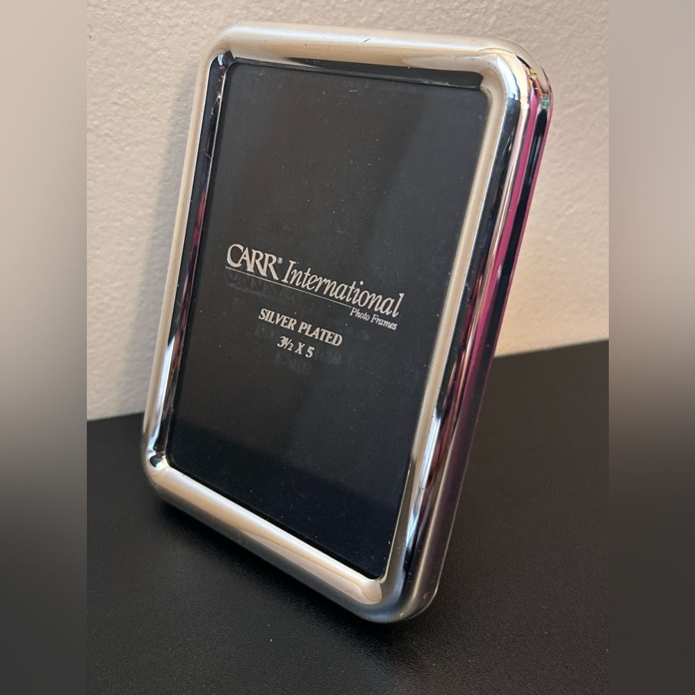 CARR INTERNATIONAL Silver Plated Photo Frame Easel Back Picture 3 x 5 inches